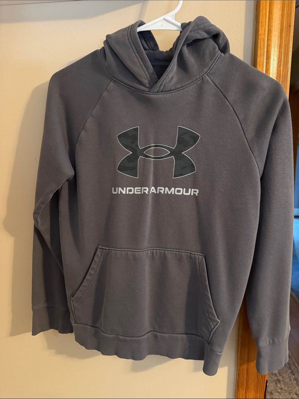 Under Armour Men's Dark Gray Crewneck Hoodie with Camo Logo